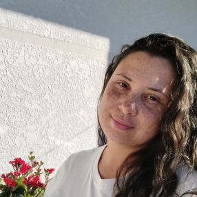 Gaby, Babá em Fazenda Rio Grande