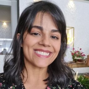 Sheila, Babá em Amparo