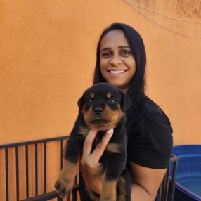 Laís, Babá em Confins