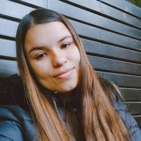 Caroline, Babá em Teutônia