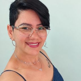Sandra, Babysitter in Cosmópolis