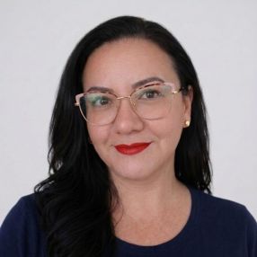 Fabiana, Babá em Pindamonhangaba