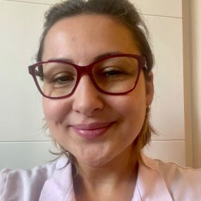 Karina, Babá em Anápolis