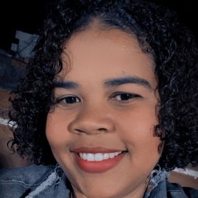 Cintia, Babá em Valparaíso de Goiás