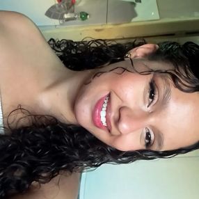 Júlia, Babá em São Luís de Montes Belos