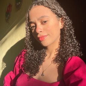 Tatiane, Babá em Tanque D'Arca