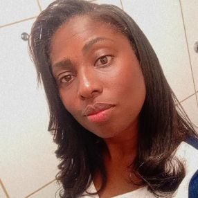 Aline, Babá em Poços de Caldas