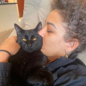 Larissa, Babá em Dourados