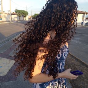 Giovanna, Babá em Feira Nova