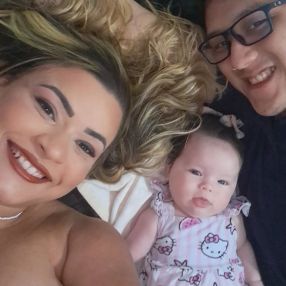 Victoria, Família em Praia Grande