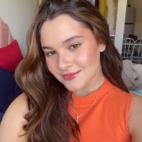 Beatriz, Babá em Dois Vizinhos