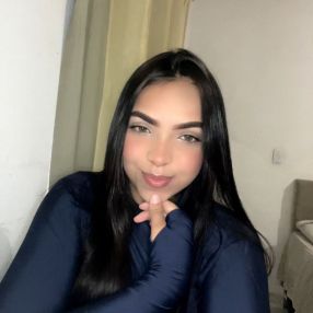 Alana, Babá em Esmeraldas