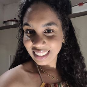 Thailla, Babá em São Gonçalo