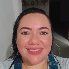 Roberta, Babysitter in Cosmópolis