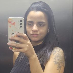 Thaina, Babysitter in Bombinhas