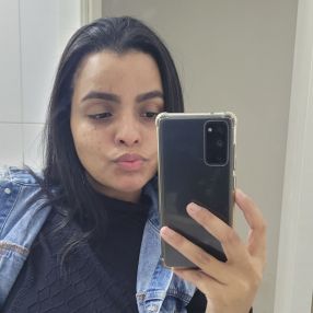 Thaina, Babysitter in Bombinhas