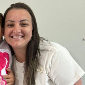 Gabriela, Babá em Forquilhinha