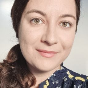 Letícia, Babá em Itaúna
