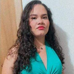Estefani, Babá em Pompéia