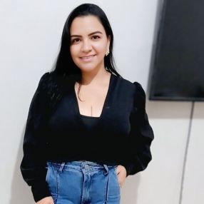 Glaucia, Babá em Pouso Alegre