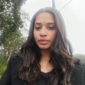 Caroline, Babá em Embu-Guaçu