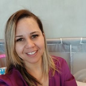 Lais, Babá em Pinhais