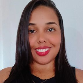 Laiza, Babysitter in Barreiros