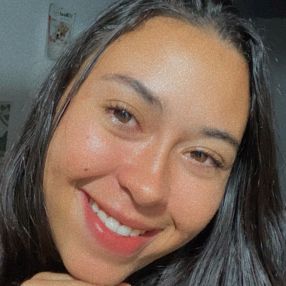 Larissa, Babá em Amargosa