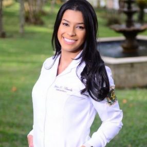 Raissa, Babá em São João Del Rei