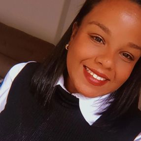 Helen, Babá em Pouso Alegre