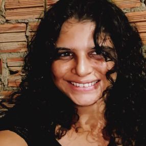Jordana, Babá em Candeias do Jamari