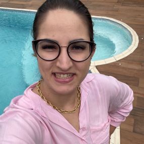 Aline, Babá em Indaial
