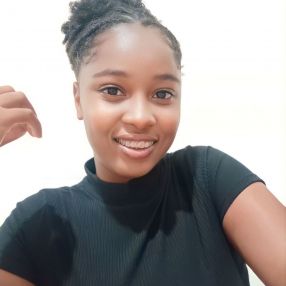 Andressa, Babá em Teixeira de Freitas