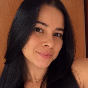 Anna, Babá em Patos de Minas