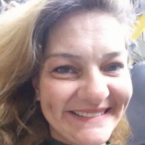 Fabiane, Babá em Araucária