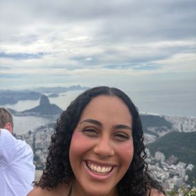 Fernanda, Babá em Holambra