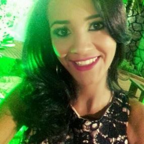 Priscila, Babá em Araguari