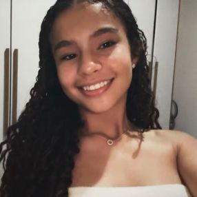 Isabelly, Babá em Bom Despacho