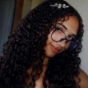 Alana, Babá em Candeias