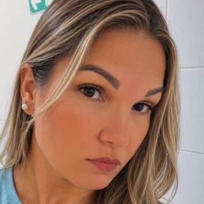 Laiza, Babá em Camaçari