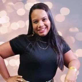 Laila, Babá em Simões Filho