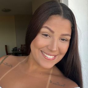Emily, Babá em Vitória