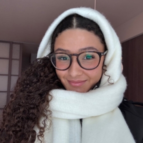 Alliyah, Babysitter à London
