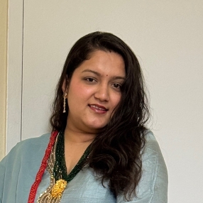 Enisha, Babysitter à Toronto