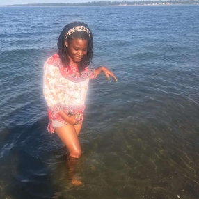 Vanelle, Babysitter à Bathurst