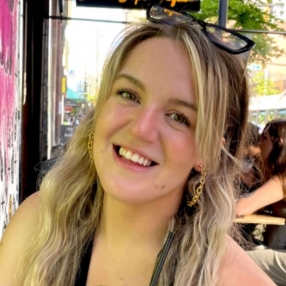 Makayla, Babysitter in Coquitlam