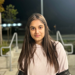 Akshita, Babysitter in Surrey