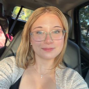 Sydney, Babysitter in Edmonton
