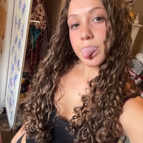 Mila, Babysitter in Essex