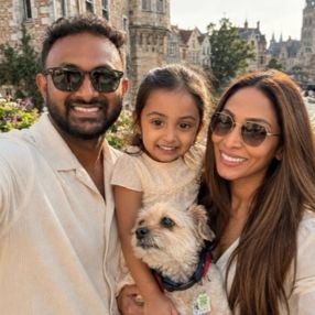 Daniya, Famille à Whitby